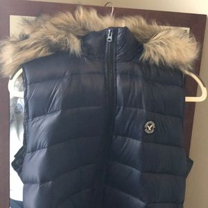 Never worn American Eagle puffer vest